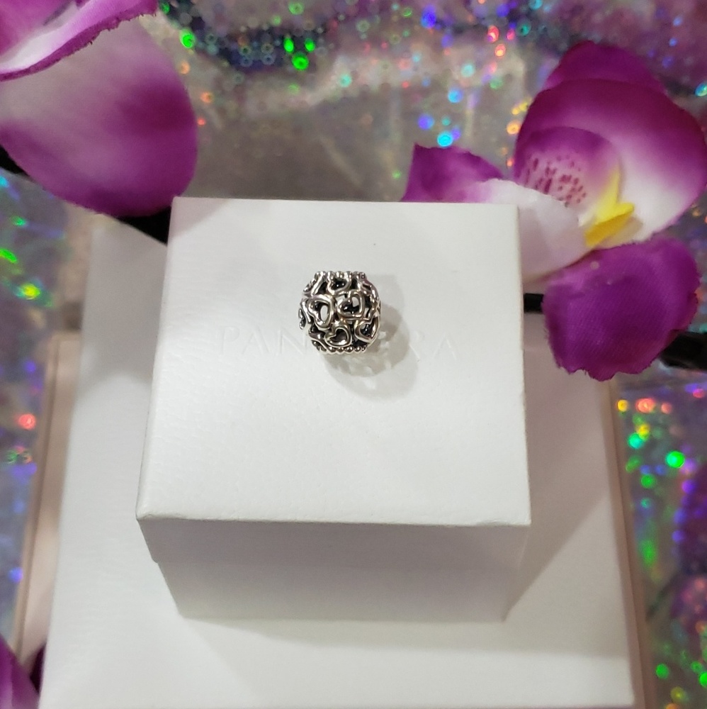 🚫 SOLD 🚫 Pandora Openwork Charm 🌺